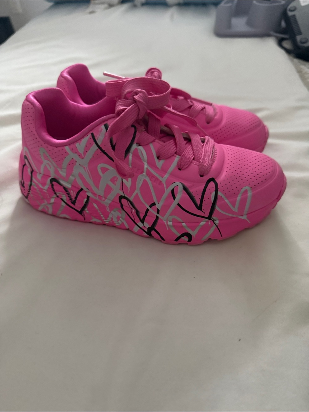 Girls Pink Heart-Graphic Comfort Sneakers sketchers
